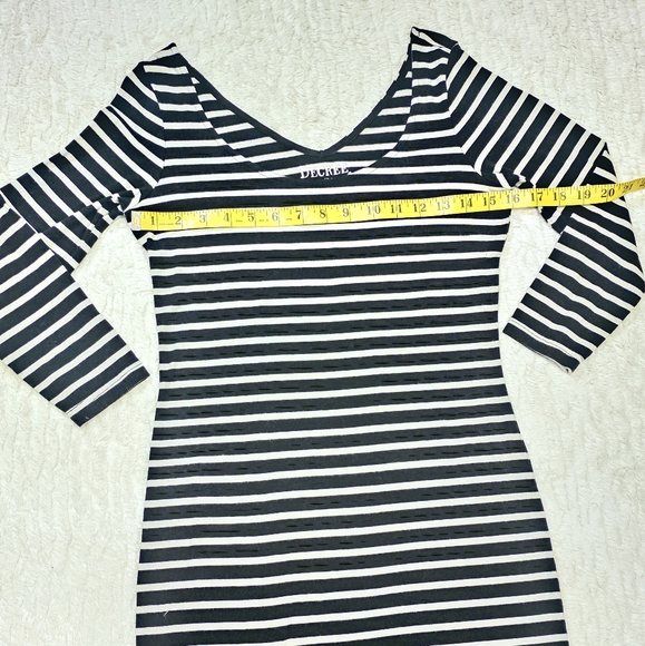 BOGO🎉Striped Tunic Top - Picture 4 of 4